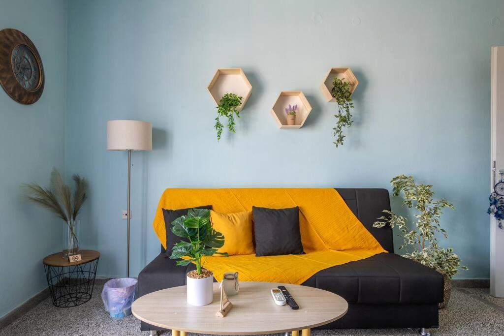 Blue Manos, In Appartement